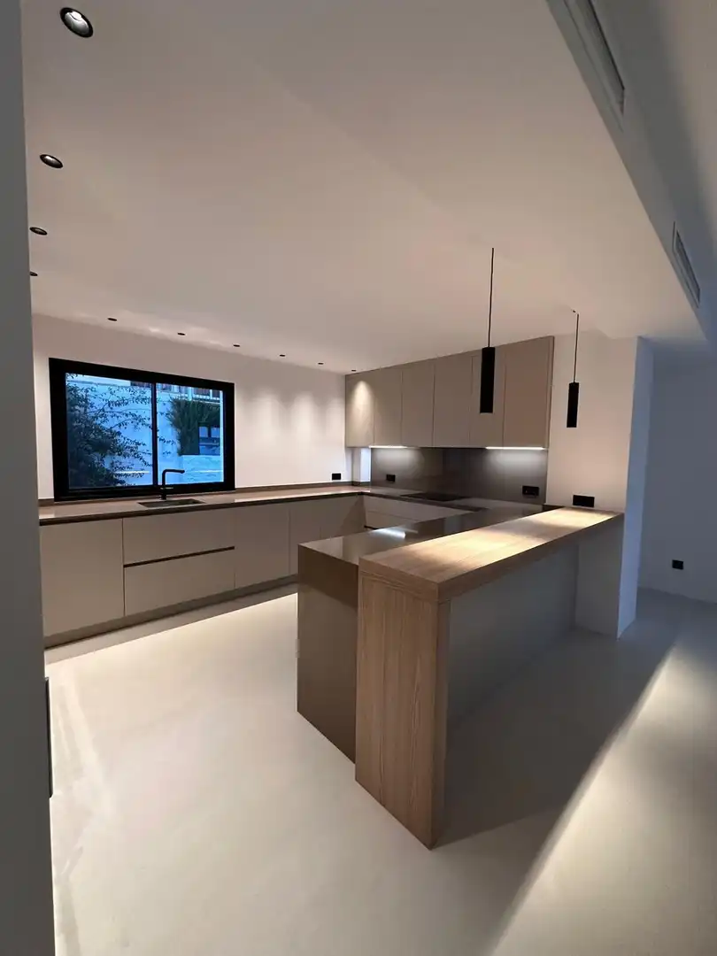 Cuina de Casa o xalet en venda en Estepona amb Aire condicionat, Calefacció i Jardí privat