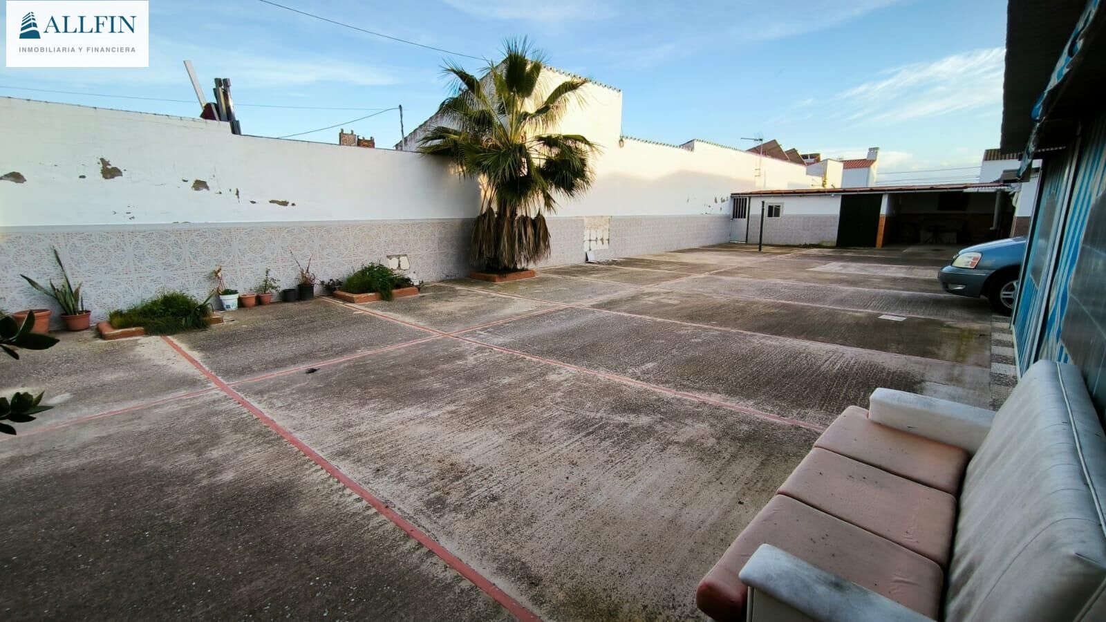 Aparcament de Casa o xalet en venda en El Puerto de Santa María amb Jardí privat