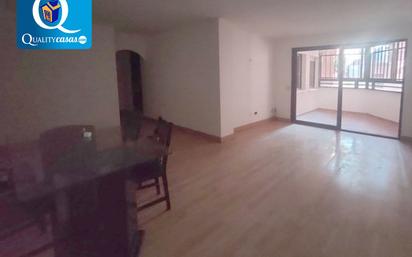 Menjador de Apartament en venda en Alicante / Alacant amb Terrassa
