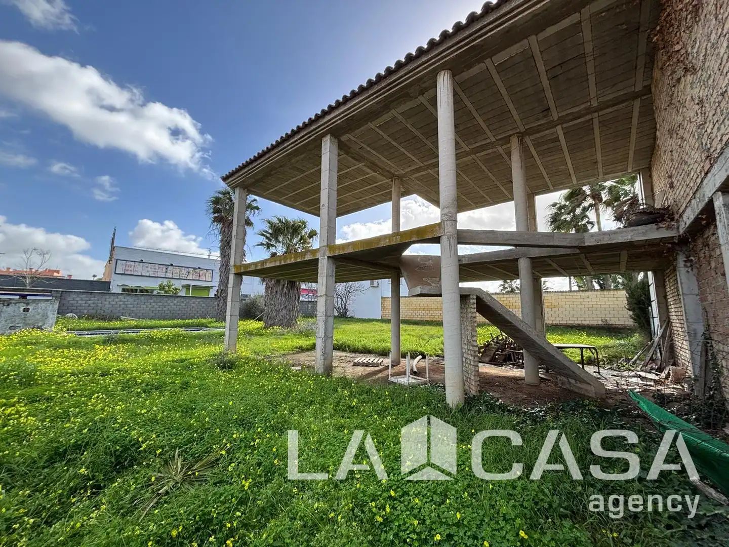 Casa adosada en venta en Montequinto
