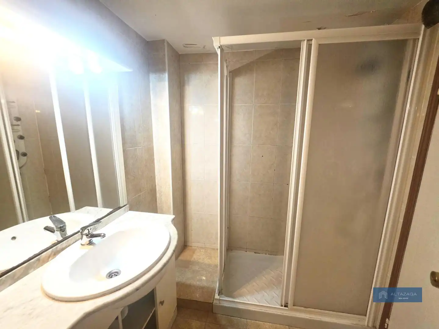 Badezimmer von Wohnung zum Verkauf in San Sebastián de los Reyes mit Klimaanlage, Terrasse und Alarm