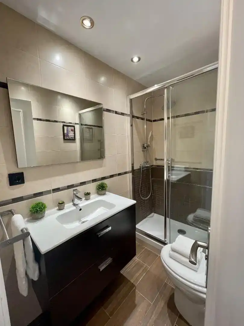 Bathroom of Flat for share in Getafe  with Furnished, Oven and Washing machine