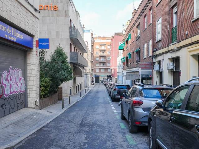 Local comercial en Venta en C/ de Fernández de Oviedo en Ciudad Jardín