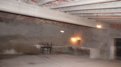 Gran oportunidad en Arbeca! Doble almacén urbano con muchas posibilidades.