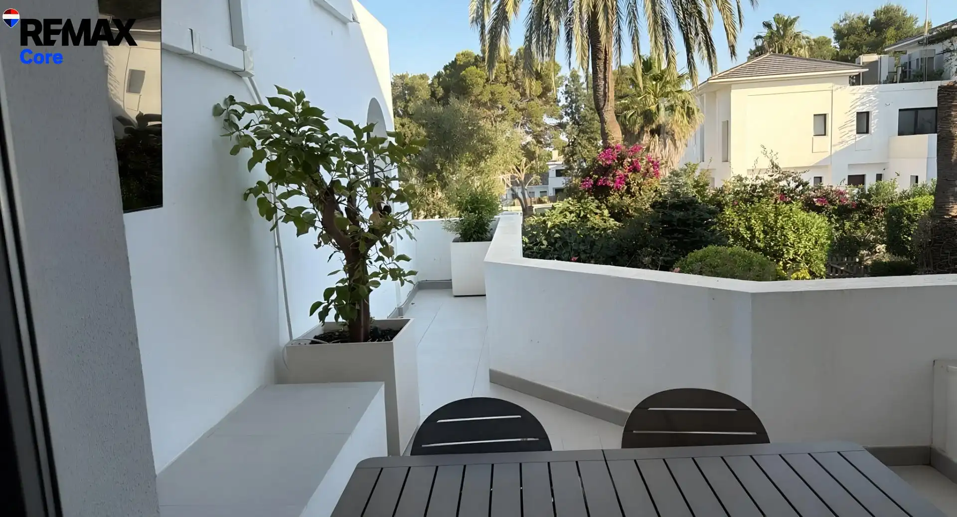 Terraza de Dúplex en venta en Sotogrande con Aire acondicionado, Calefacción y Jardín privado