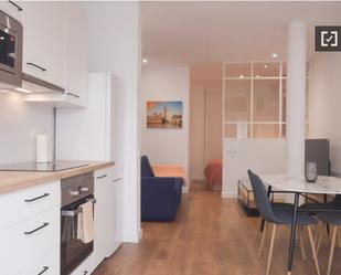 Kitchen of Flat to rent in  Madrid Capital  with Air Conditioner and Balcony