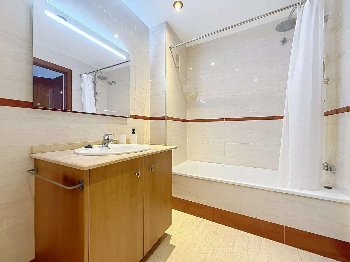 Flat with pool to rent in Calle del Jalón, imagen 13
