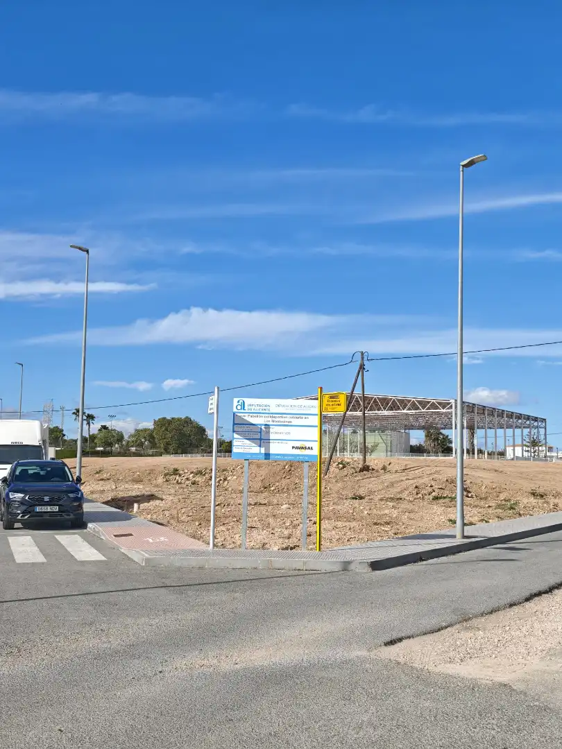 Vista exterior de Residencial en venta en Los Montesinos