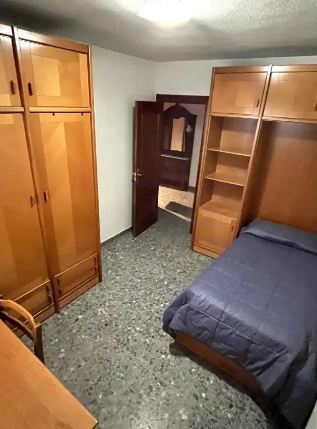 Bedroom of Flat for rent in Granada  with Heating