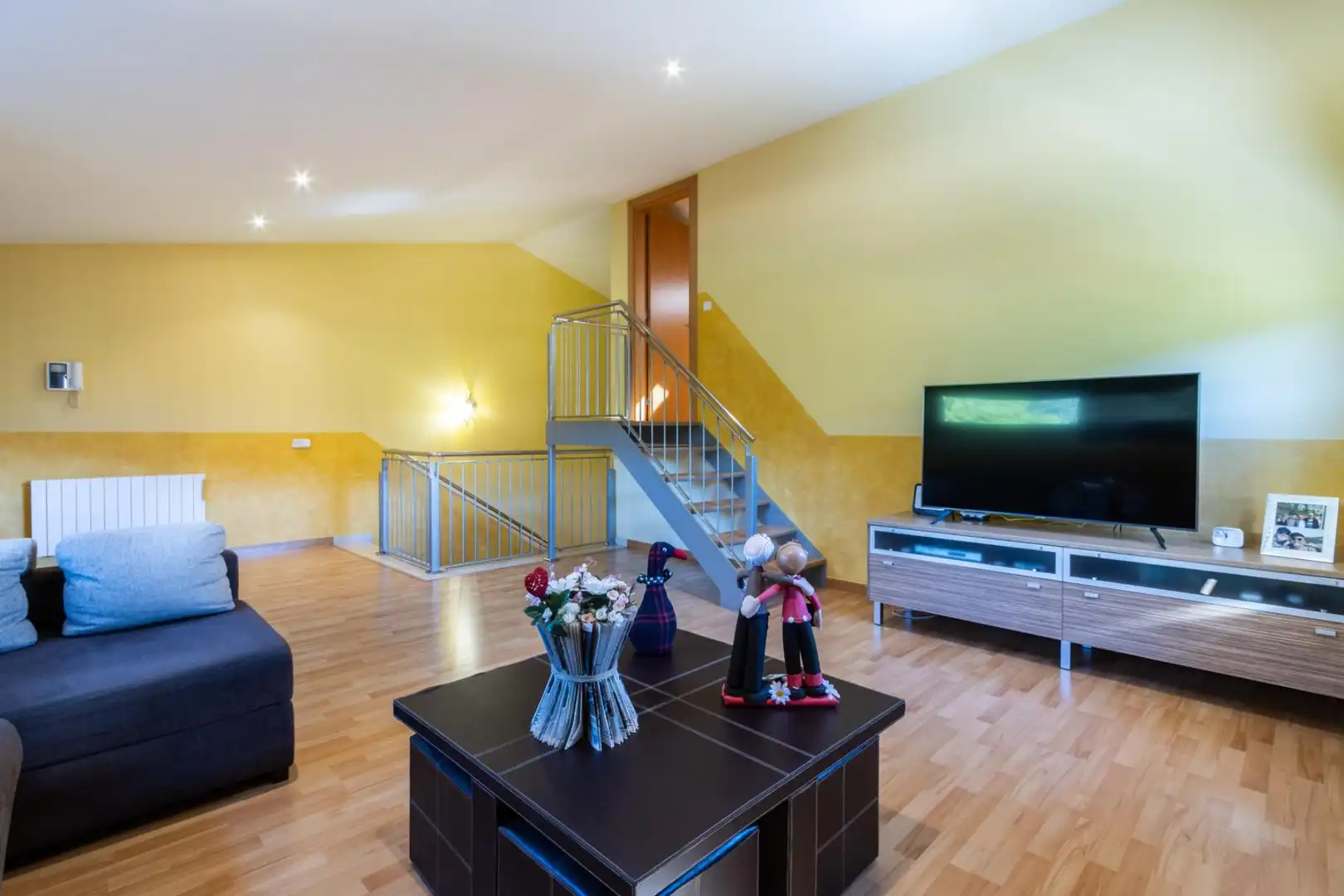 Sala d'estar de Casa adosada en venda en Castellar del Vallès amb Aire condicionat, Calefacció i Terrassa