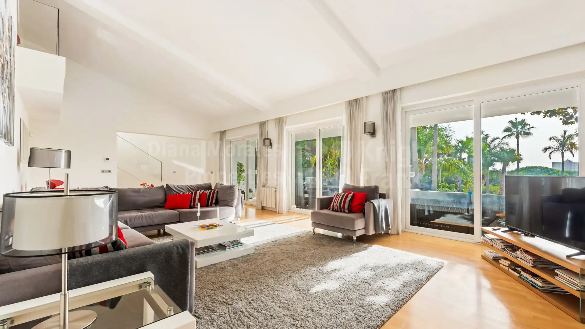 Sala de estar de Casa o chalet en venta en Marbella con Aire acondicionado, Jardín privado y Terraza