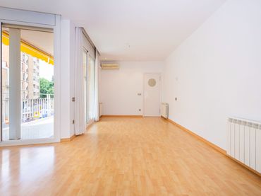 Flat with balcony for sale in Plaça de Josep Freixa i Argemí