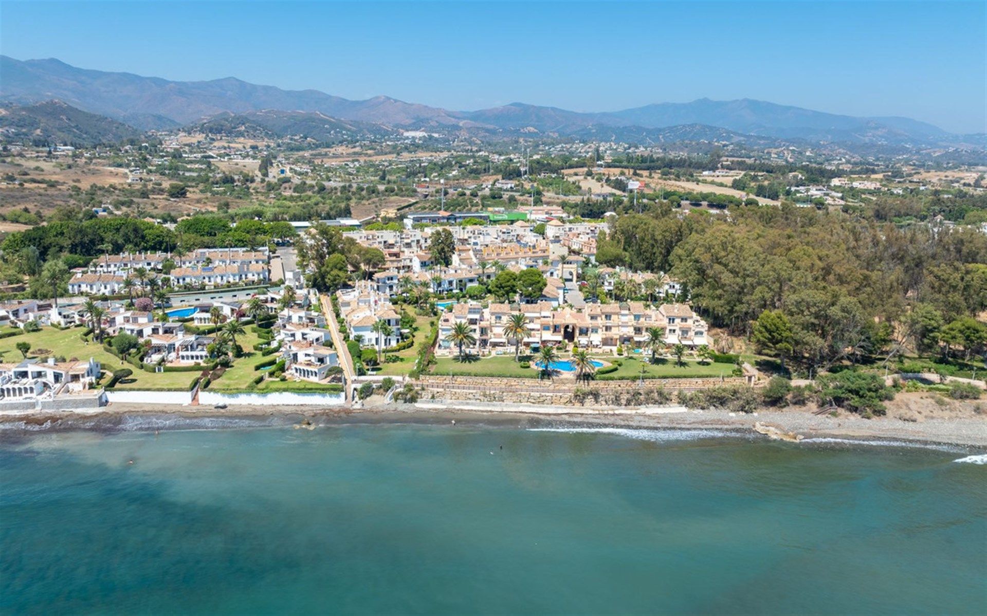 Vista exterior de Casa adosada en venta en Estepona
