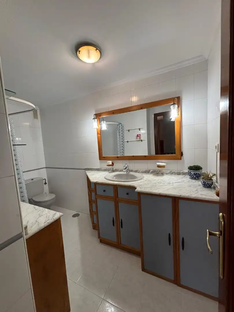 Baño de Piso en venta en Gijón  con Calefacción, Parquet y Trastero