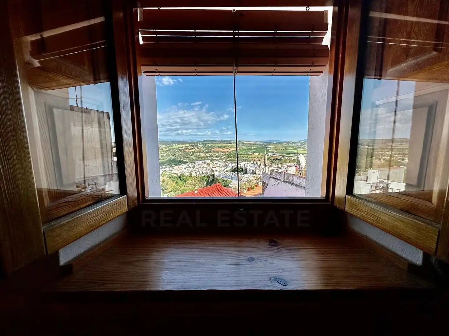 Vista exterior de Pis en venda en Arcos de la Frontera amb Calefacció