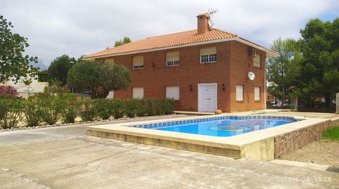 CHALET CON 1800M DE PARCELA