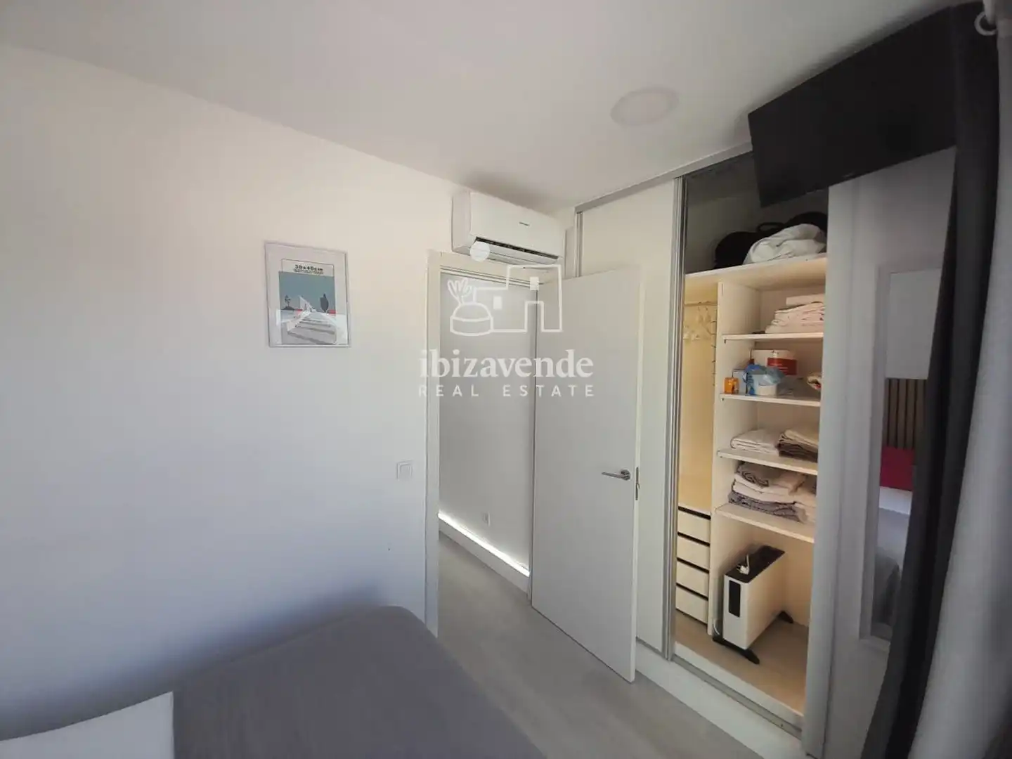 Schlafzimmer von Wohnung zur Miete in Sant Joan de Labritja mit Klimaanlage, Terrasse und Schwimmbad