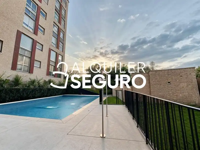 Swimming pool of Flat for rent in Tres Cantos  with Heating, Swimming Pool and Furnished