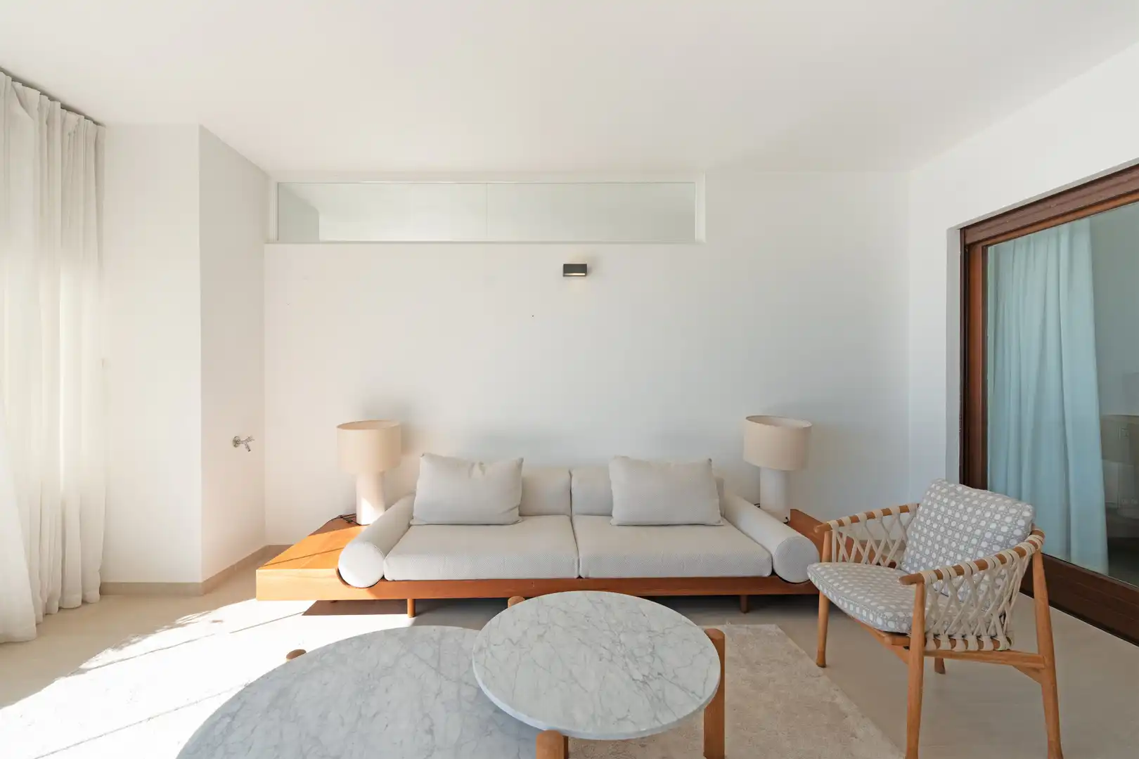 Sala de estar de Planta baja en venta en Estepona con Aire acondicionado, Terraza y Trastero