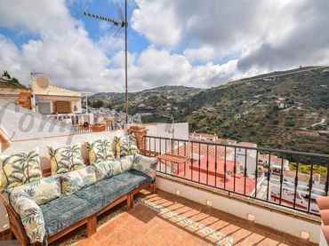 Haus mit Balkon zum Verkauf in Torrox Pueblo