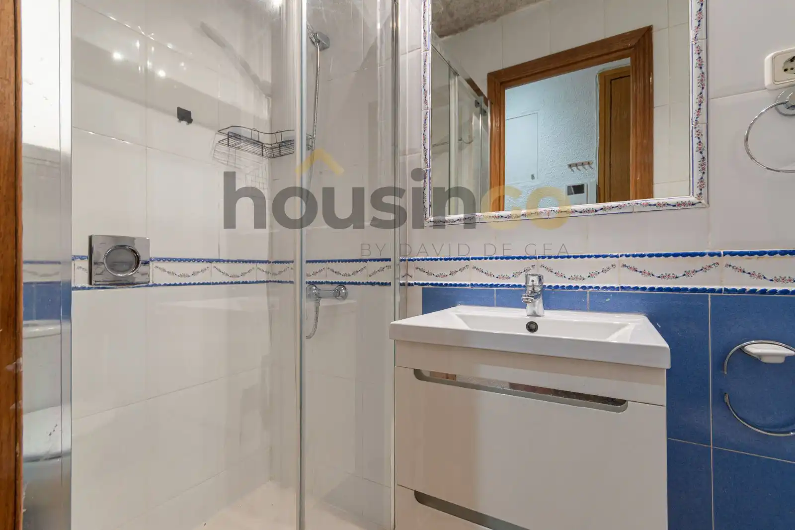 Bathroom of Flat for rent in Madrid  with Heating and Furnished