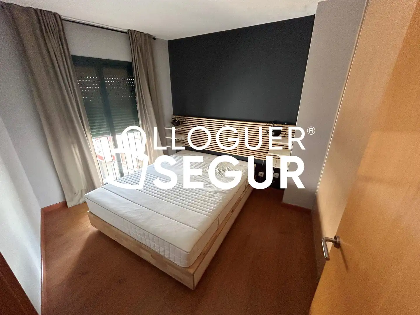 Habitación de Piso de alquiler en El Vendrell con Aire acondicionado y Amueblado