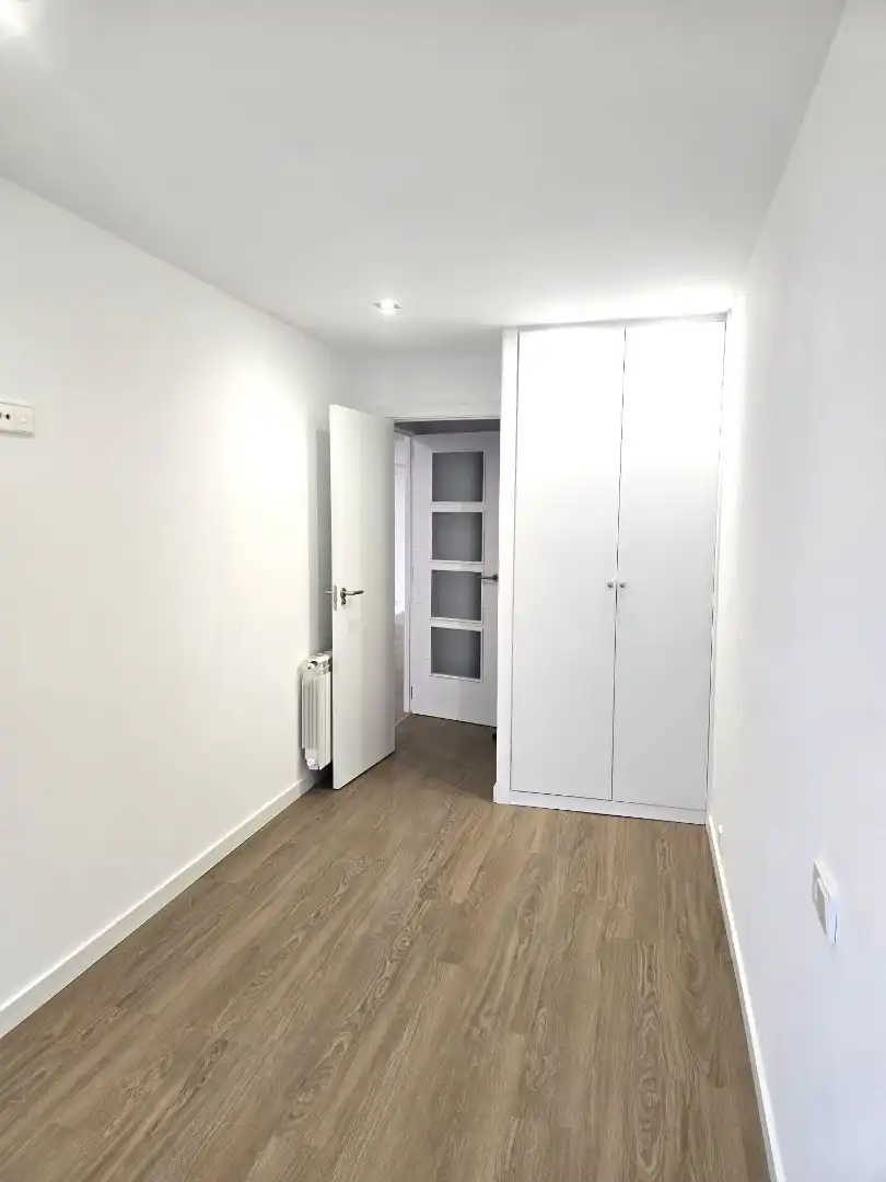 Bedroom of Flat for rent in Vigo 