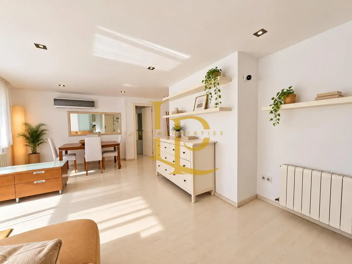 Living room of Flat for sale in Cerdanyola del Vallès  with Air Conditioner, Heating and Oven