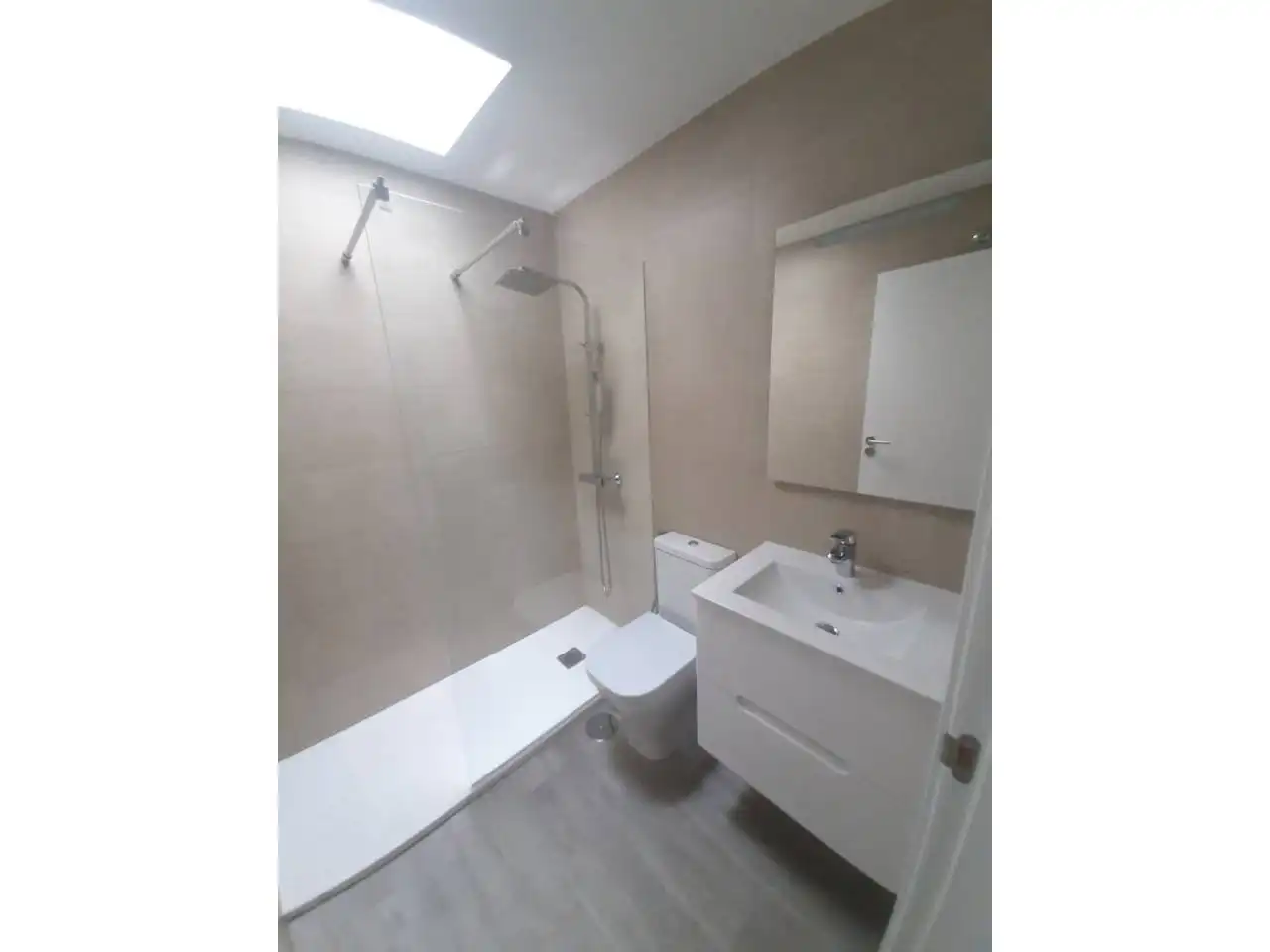 Baño de Casa o chalet en venta en Villaviciosa de Odón con Jardín privado, Terraza y Piscina