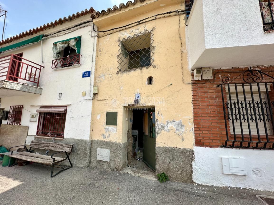 Vista exterior de Casa adosada en venda en Los Santos de la Humosa