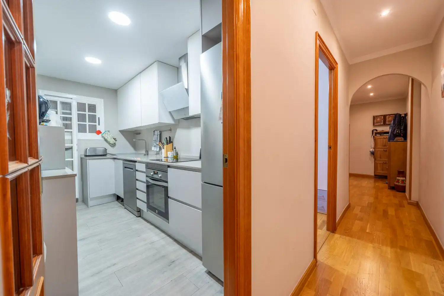 Kitchen of Flat for sale in Santa Coloma de Gramenet  with Air Conditioner, Heating and Terrace