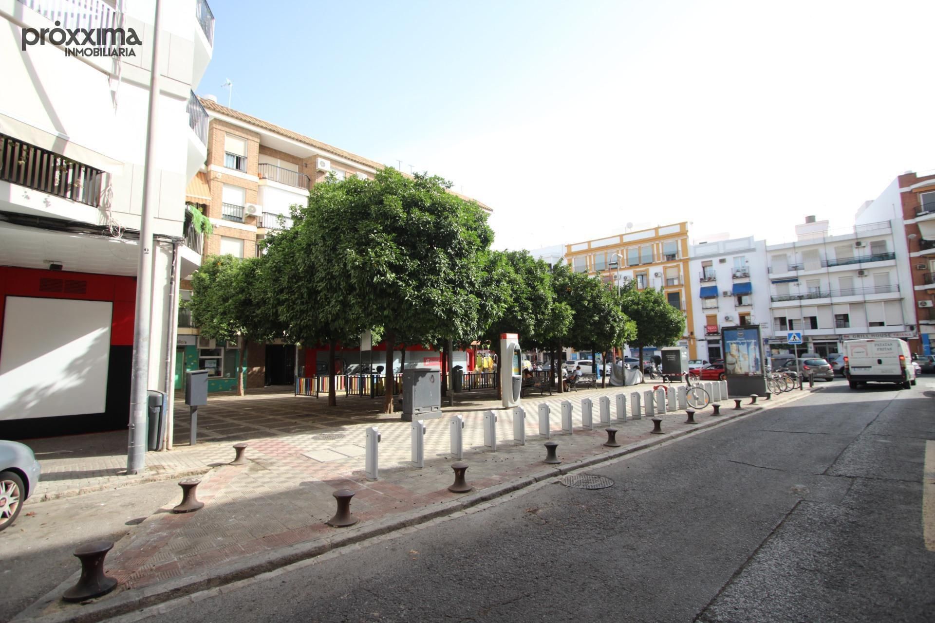Vista exterior de Àtic en venda en  Sevilla Capital amb Traster