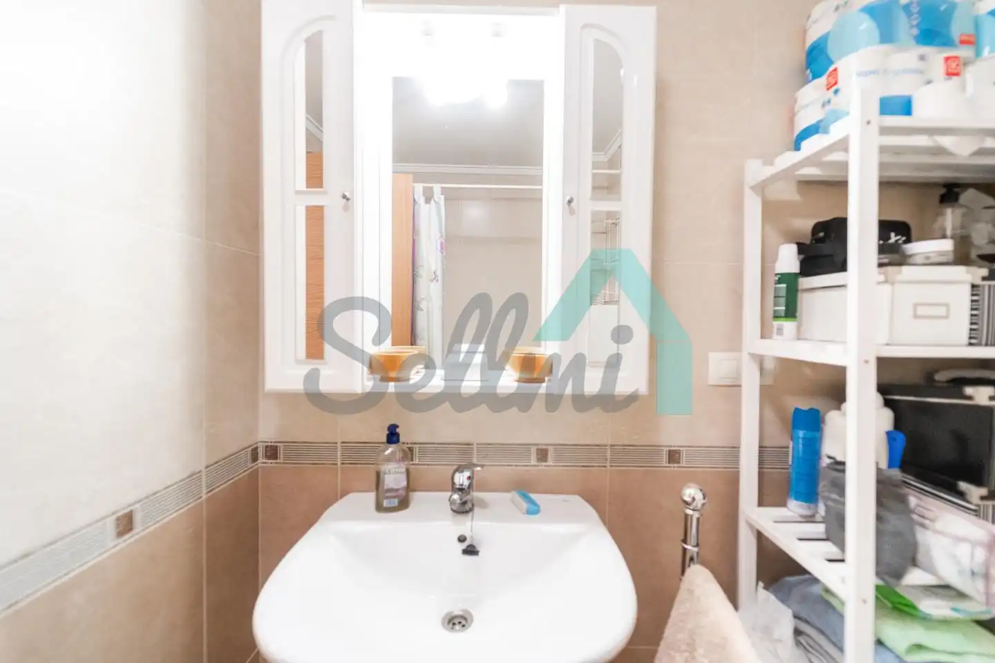 Baño de Piso en venta en San Martín del Rey Aurelio con Calefacción, Parquet y Trastero