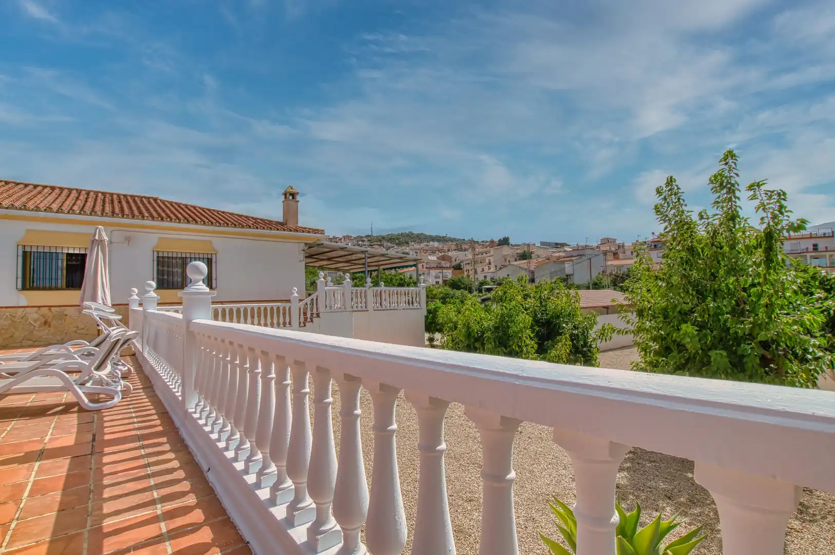 Vista exterior de Finca rústica en venda en Periana amb Jardí privat, Terrassa i Piscina
