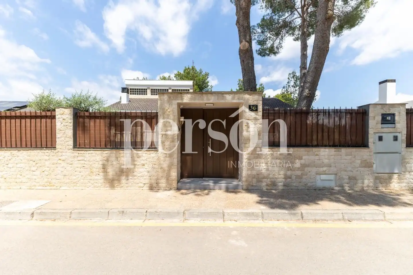 Exterior view of Houses for rent in Chiva  with Air Conditioner, Private garden and Terrace