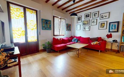 Sala d'estar de Pis en venda en Bilbao  amb Calefacció i Balcó