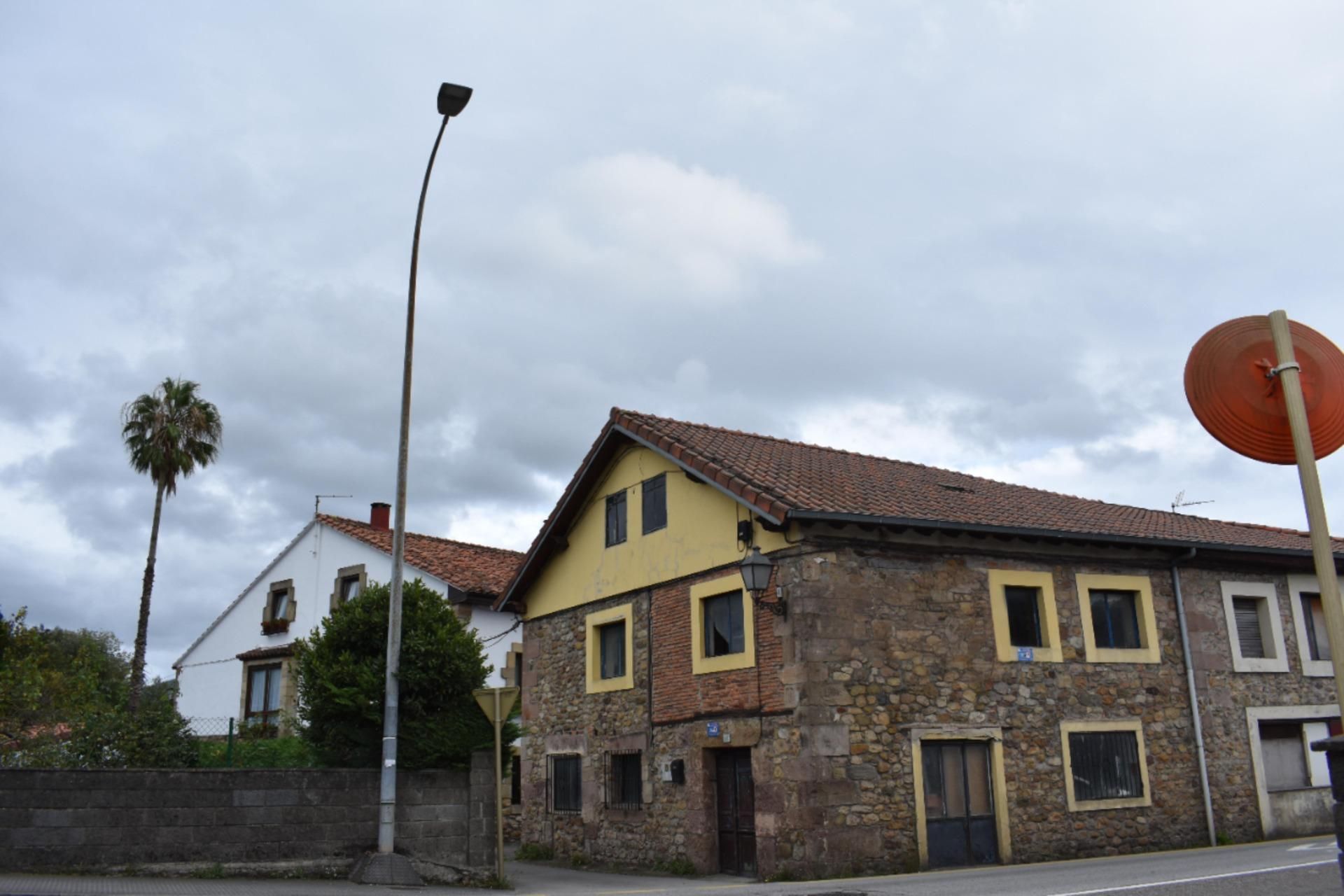 Exterior view of House or chalet for sale in Torrelavega 