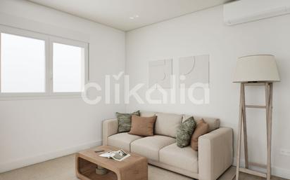 Bedroom of Flat for sale in  Sevilla Capital  with Air Conditioner and Terrace