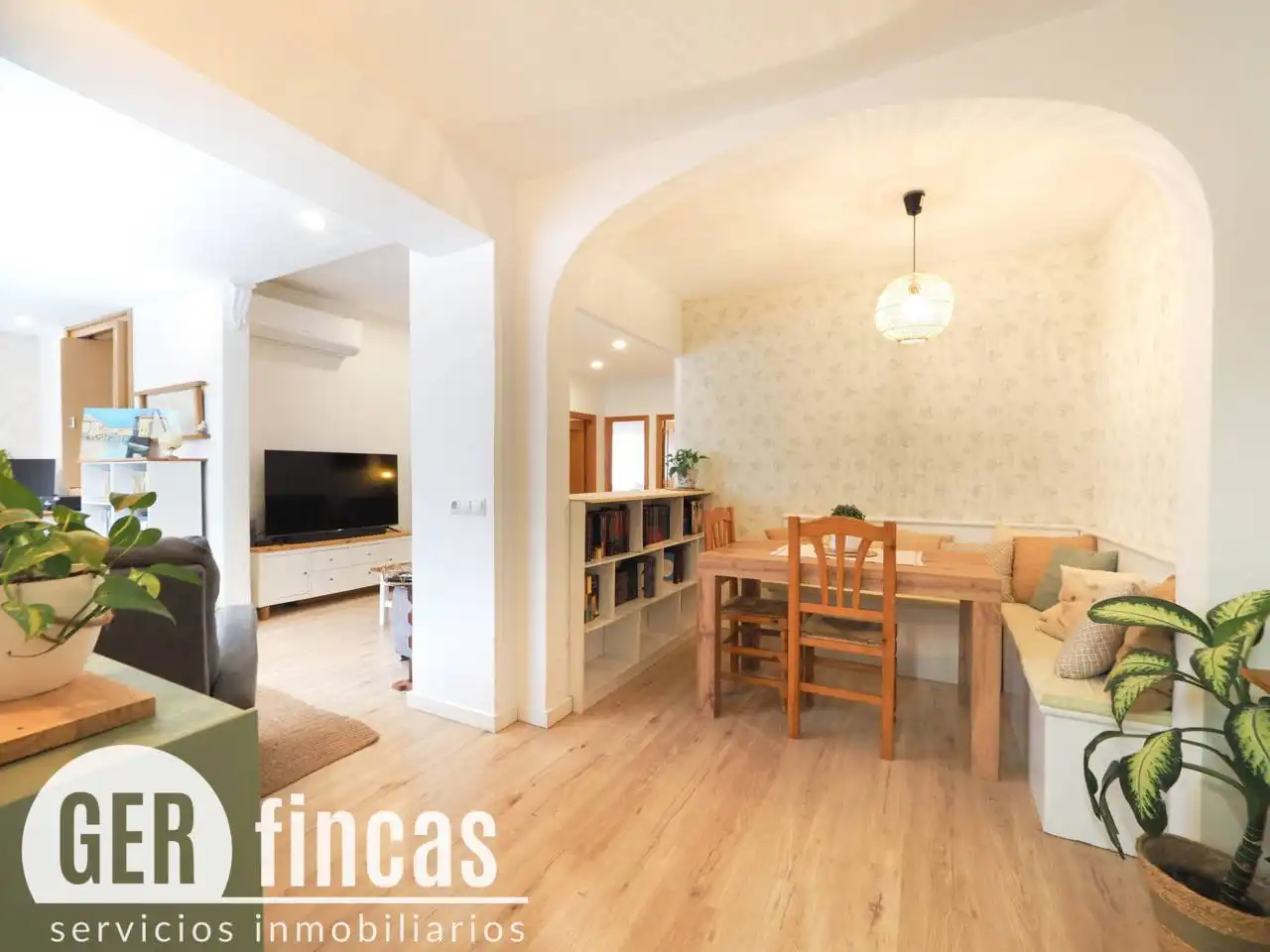 Flat with balcony for sale in Calle Travessera, imagen 10