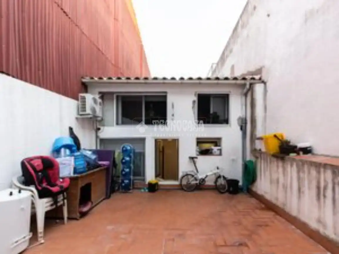 Vista exterior de Edificio en venta en L'Arboç