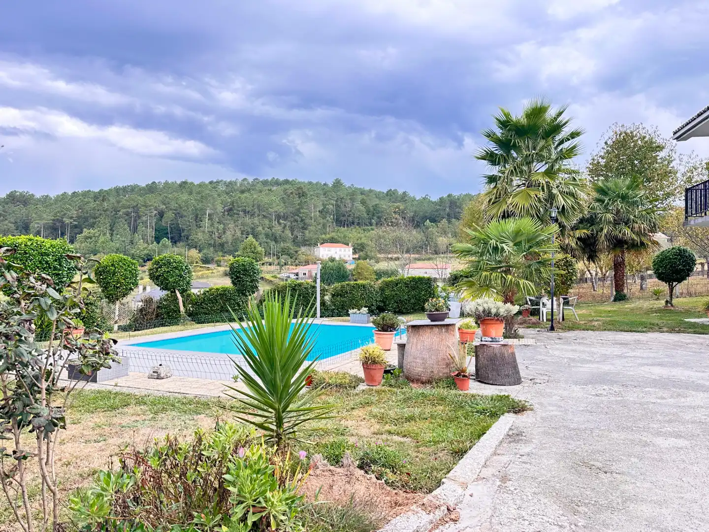 Swimming pool of Houses for sale in Boqueixón, A Coruña