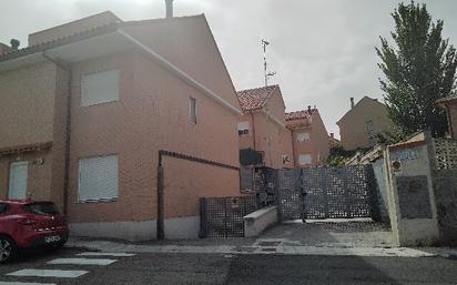 Casa adosada en venda a Calle Italia 4 C 1 7, María de Huerva