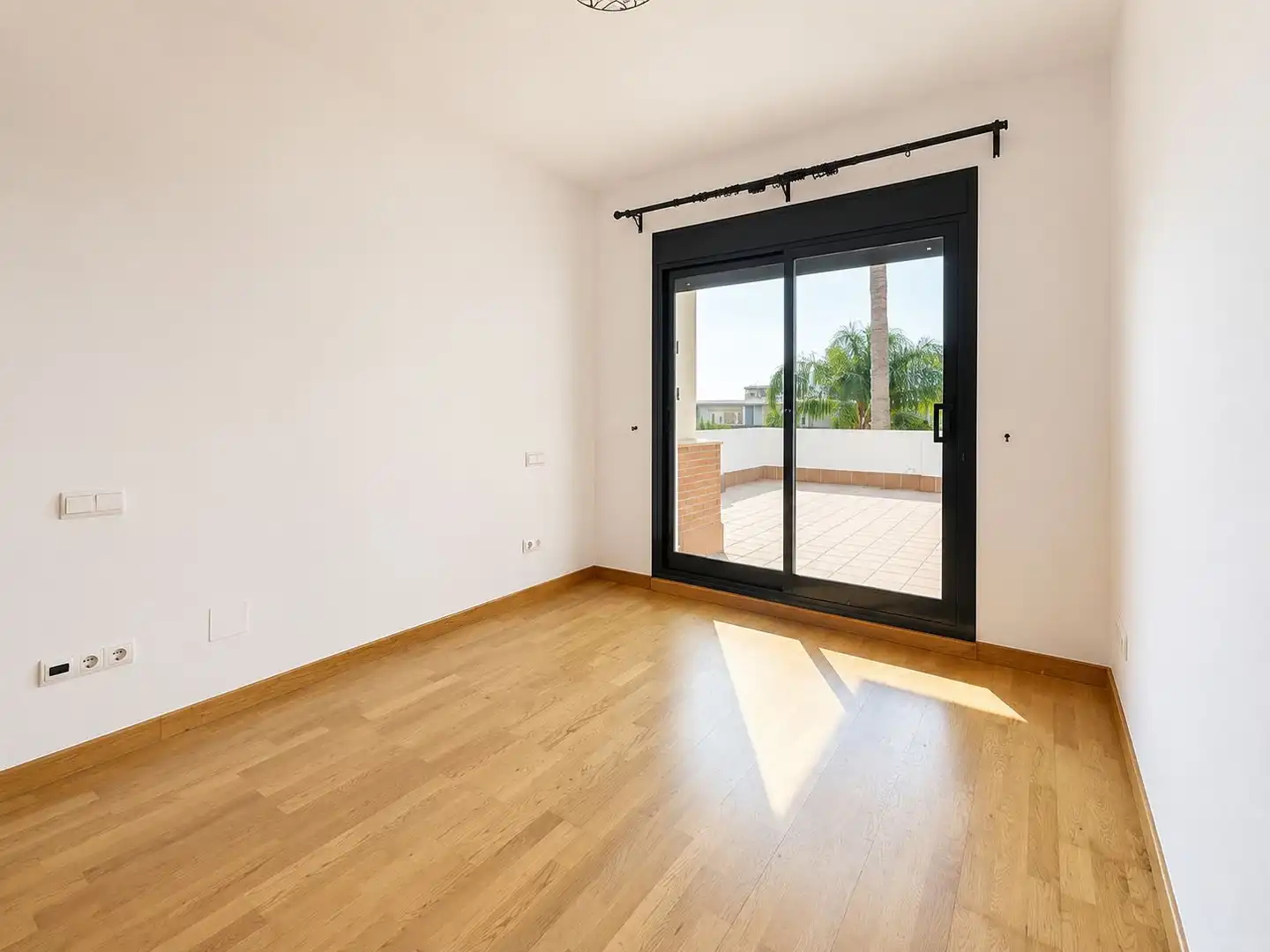 Dormitori de Apartament en venda en Mijas amb Aire condicionat, Calefacció i Jardí privat