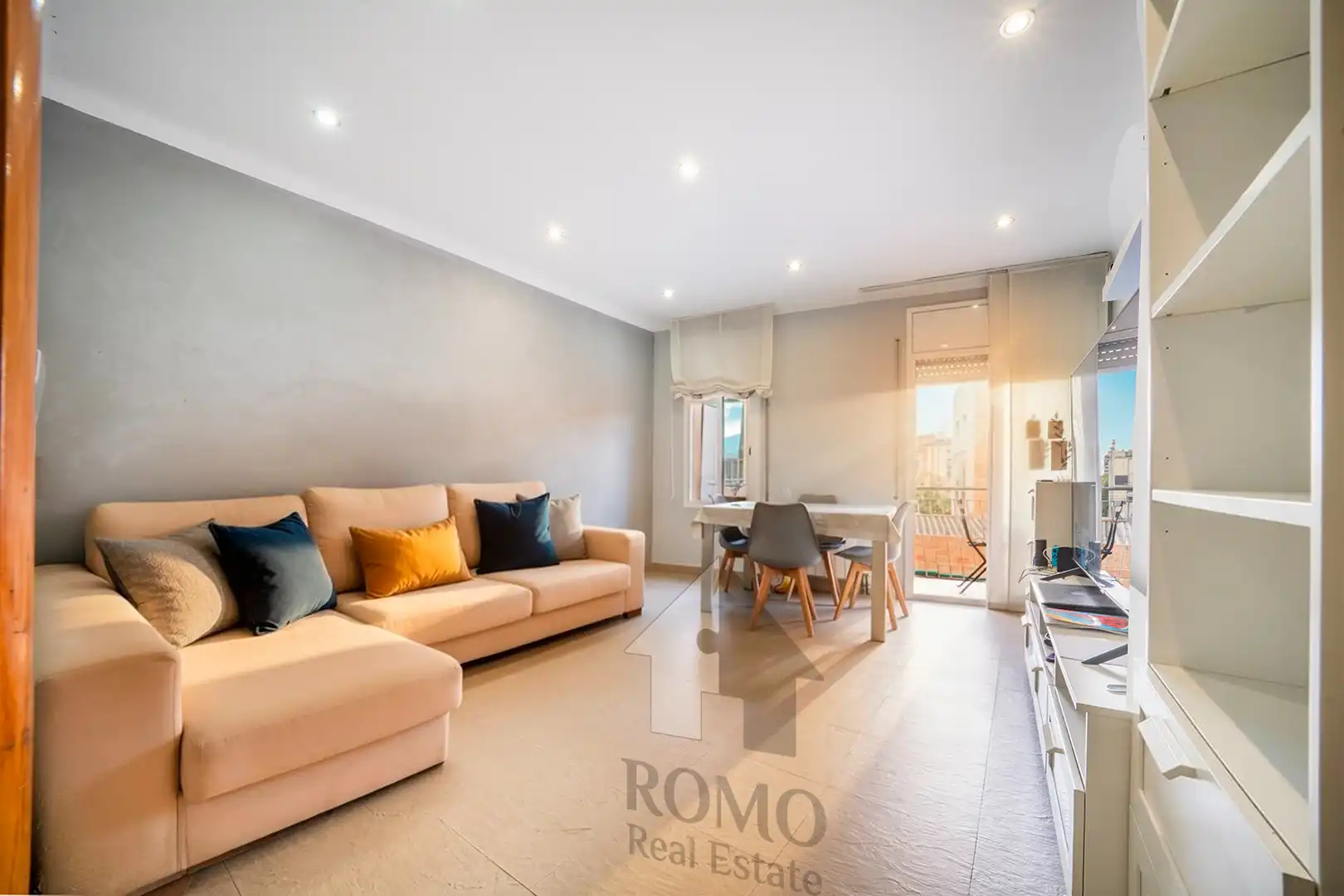Flat with terrace for sale in Artigues - Llefià