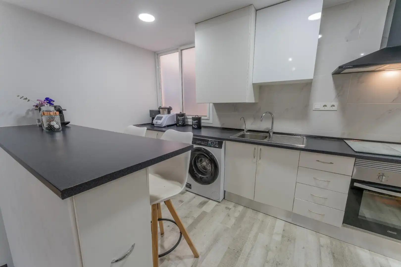 Kitchen of Flat for sale in Elche / Elx  with Air Conditioner and Balcony