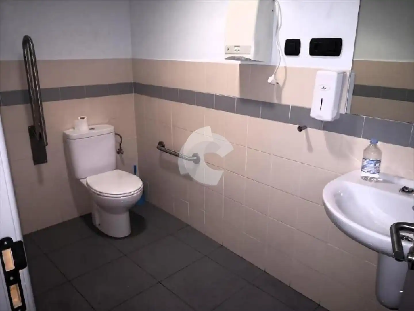 Badezimmer von Geschaftsraum zum Verkauf in A Coruña Capital 