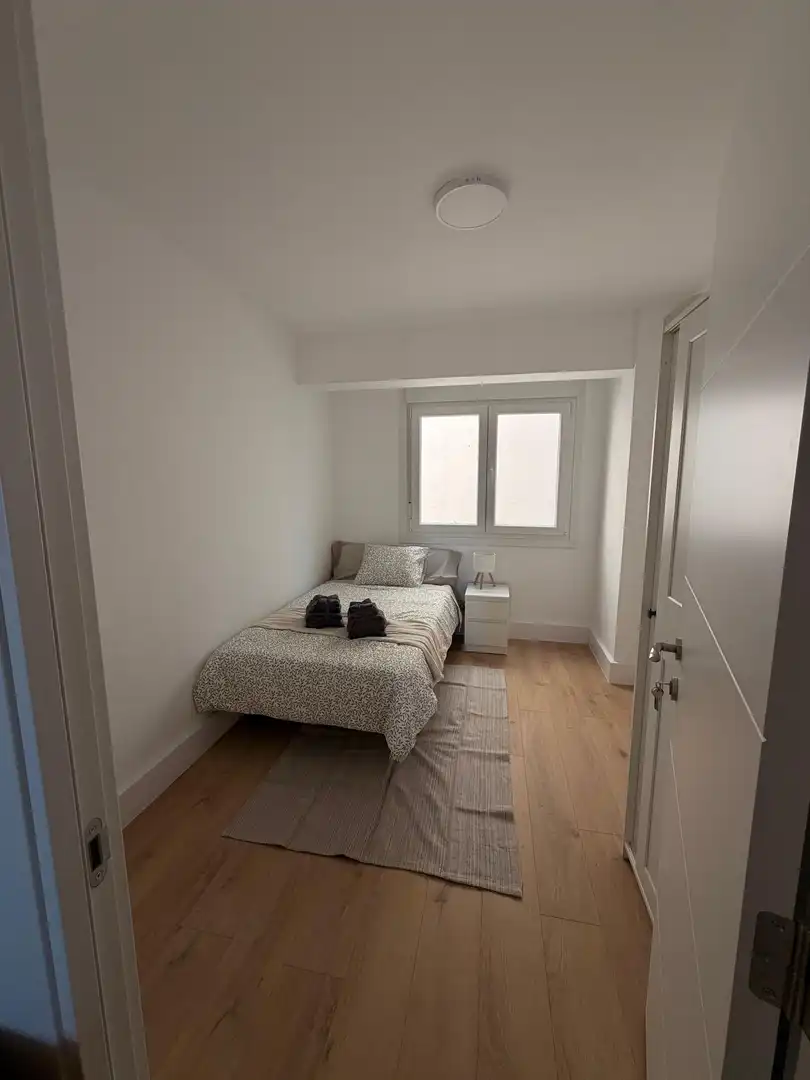 Schlafzimmer von Wohnung zur Miete in A Coruña Capital  mit Möbliert
