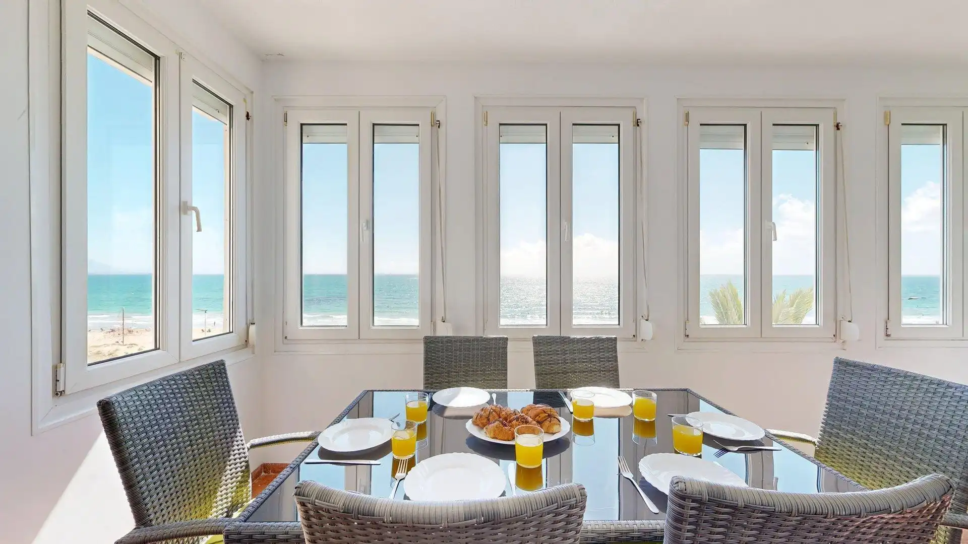 Menjador de Apartament de lloguer en Elche / Elx amb Aire condicionat, Jardí privat i Terrassa