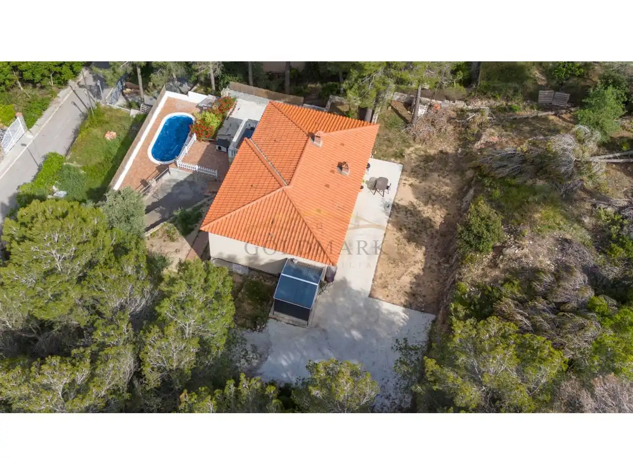 Vista exterior de Casa o xalet en venda en Corbera de Llobregat amb Aire condicionat, Jardí privat i Terrassa