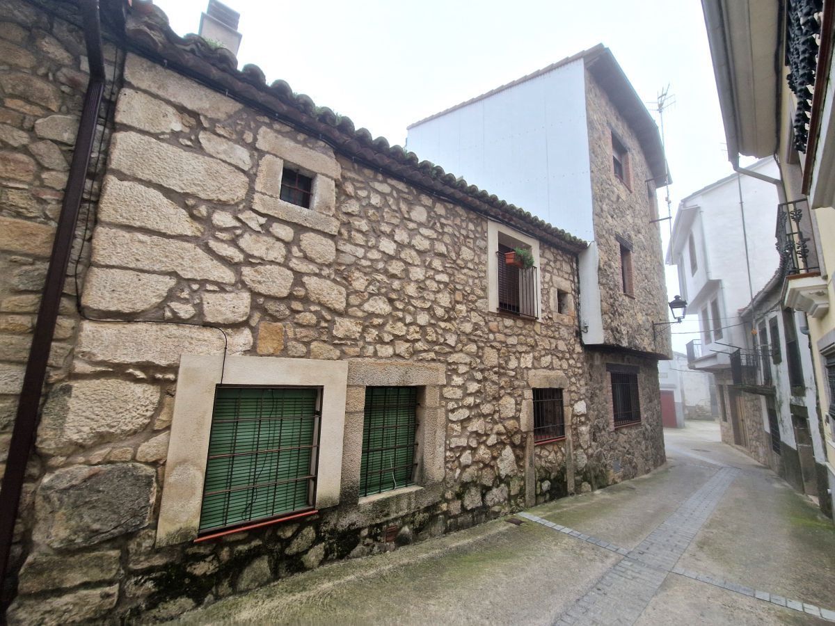 Exterior view of House or chalet for sale in Cabezabellosa  with Terrace